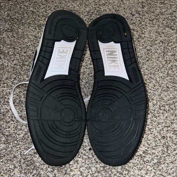 Nike Force Men's White, Gray and Black Low-Top Sneakers - Picture 7 of 7